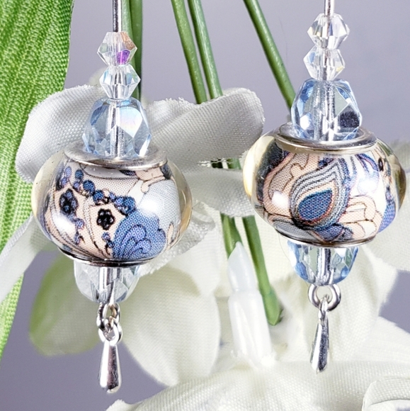 Earrings - Picture 2 of 4